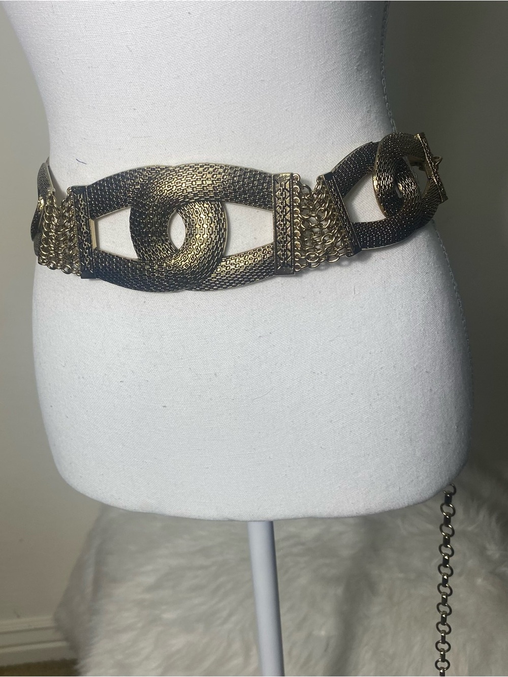 Chico's Gold Textured Chain-Link Waist Belt 49”.